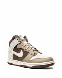 braune hohe Sneakers aus Wildleder von Nike