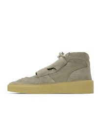 braune hohe Sneakers aus Wildleder von Fear Of God