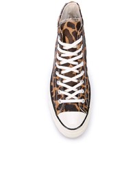 braune hohe Sneakers mit Leopardenmuster von Converse