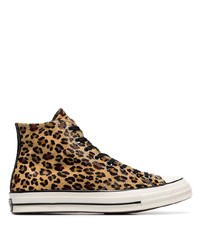 braune hohe Sneakers mit Leopardenmuster von Converse