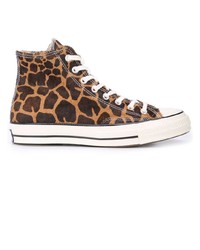 braune hohe Sneakers mit Leopardenmuster von Converse