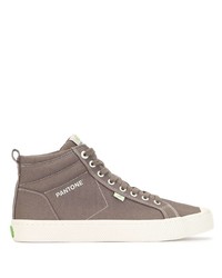 braune hohe Sneakers von Cariuma