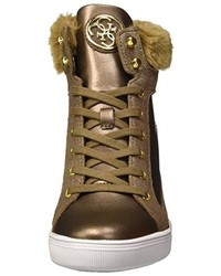 braune hohe Sneakers von GUESS