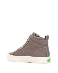 braune hohe Sneakers von Cariuma