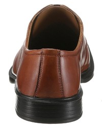 braune Leder Derby Schuhe von PETROLIO