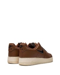 braune Leder niedrige Sneakers von Nike