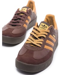 braune Leder niedrige Sneakers von adidas