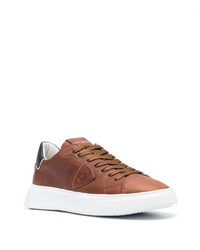 braune Leder niedrige Sneakers von Philippe Model Paris