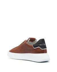 braune Leder niedrige Sneakers von Philippe Model Paris