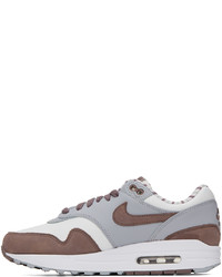 braune Leder Sportschuhe von Nike