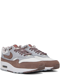 braune Leder Sportschuhe von Nike