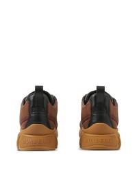 braune niedrige Sneakers mit Karomuster von Burberry