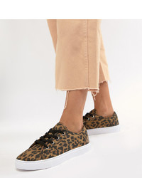 braune niedrige Sneakers mit Leopardenmuster von ASOS DESIGN