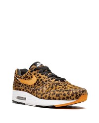 braune niedrige Sneakers mit Leopardenmuster von Nike