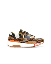 braune niedrige Sneakers mit Leopardenmuster von Versace