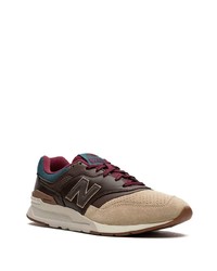 braune niedrige Sneakers von New Balance