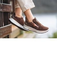 braune niedrige Sneakers von ara