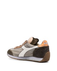 braune niedrige Sneakers von Diadora