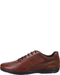 braune niedrige Sneakers von Geox