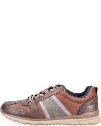 braune niedrige Sneakers von Mustang