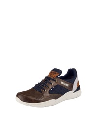 braune niedrige Sneakers von Mustang