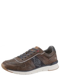 braune niedrige Sneakers von Mustang Shoes