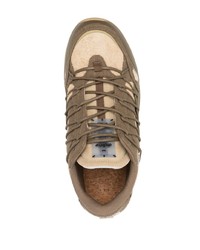 braune niedrige Sneakers von McQ