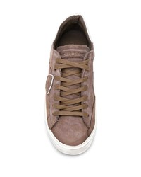 braune niedrige Sneakers von Philippe Model