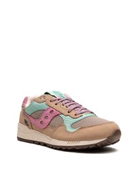 braune niedrige Sneakers von Saucony