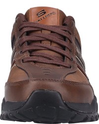 braune niedrige Sneakers von Skechers