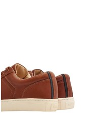 braune niedrige Sneakers von Tom Joule