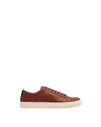 braune niedrige Sneakers von Tom Joule