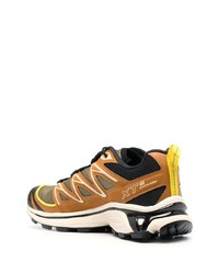 braune niedrige Sneakers von Salomon