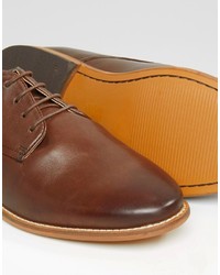 braune Schuhe aus Leder von Asos