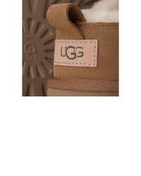 braune Schuhe von UGG