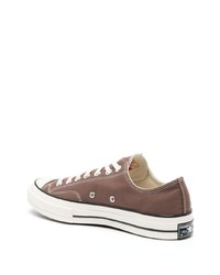 braune Segeltuch niedrige Sneakers von Converse