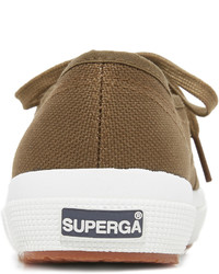 braune Segeltuch Turnschuhe von Superga