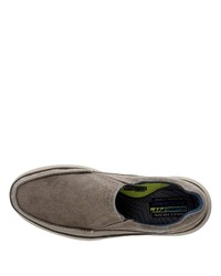 braune Slip-On Sneakers von Skechers