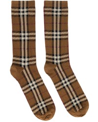 braune Socken mit Schottenmuster