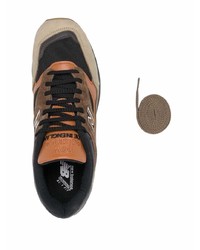 braune Sportschuhe von New Balance