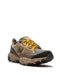 braune Sportschuhe von New Balance