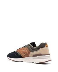 braune Sportschuhe von New Balance