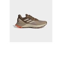 braune Sportschuhe von adidas Terrex