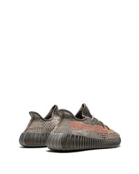 braune Sportschuhe von adidas YEEZY