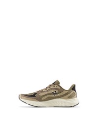 braune Sportschuhe von New Balance