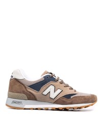 braune Sportschuhe von New Balance