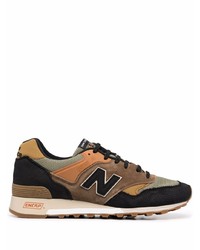 braune Sportschuhe von New Balance