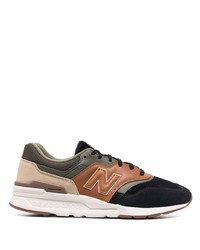 braune Sportschuhe von New Balance