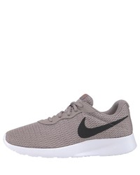 braune Sportschuhe von Nike Sportswear