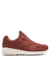 braune Sportschuhe von Saucony